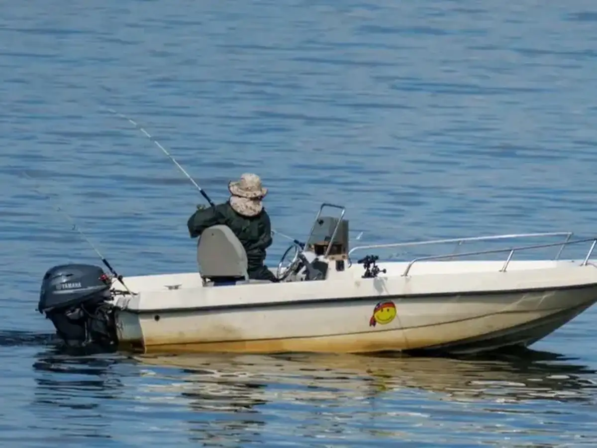 Pesca costera desde embarcación